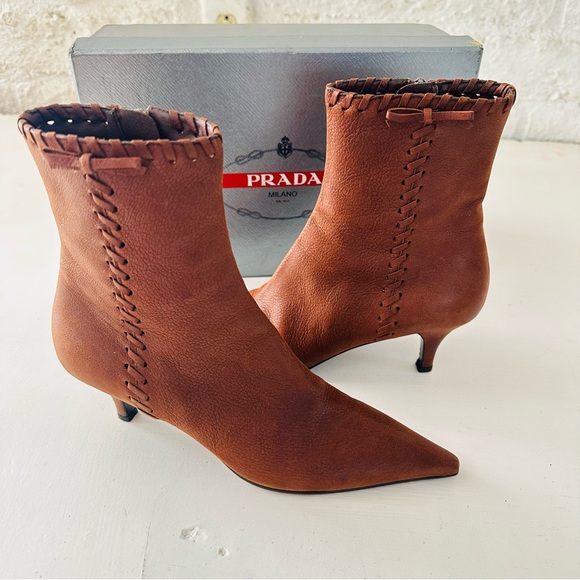 Prada  authentic shorts ankle boots brown. Size 35.5 5.5 - Picture 2 of 8